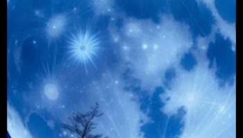 Mēness luminiscence: starojošs skaistums starp planētu brīnumiem